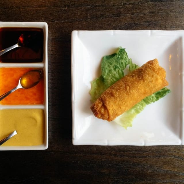 Traditional Egg Roll.