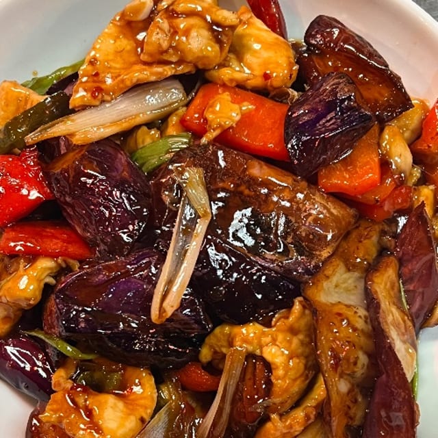 Asian Eggplant W/Hot Garlic Sauce 辣.