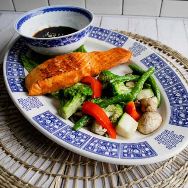 Grilled Atlantic Salmon W/Steamed Veggies.